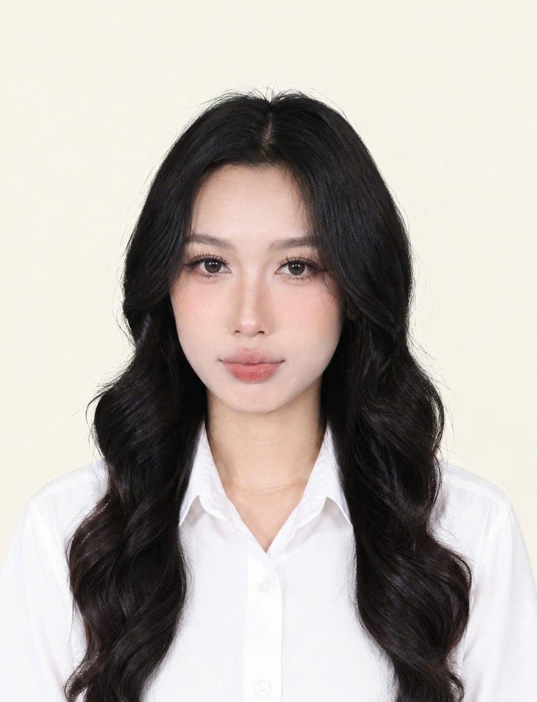 Ảnh chân dung studio của Phan Thị Khánh Hoà